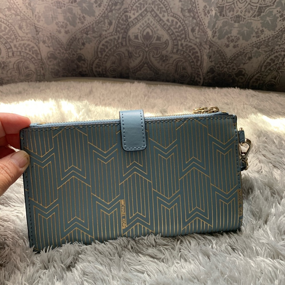 Wristlet.